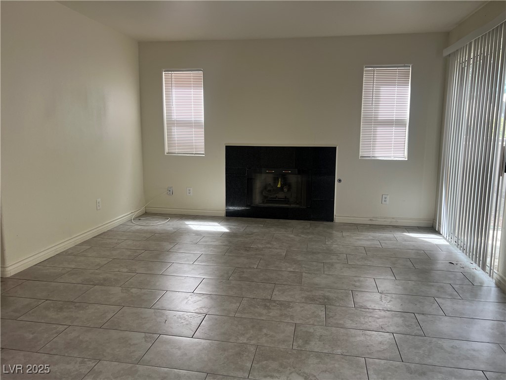5586 Lago Court