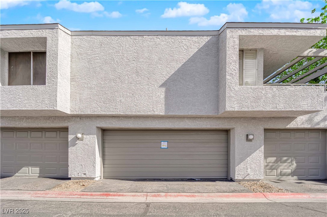 5526 Orchard Lane 0