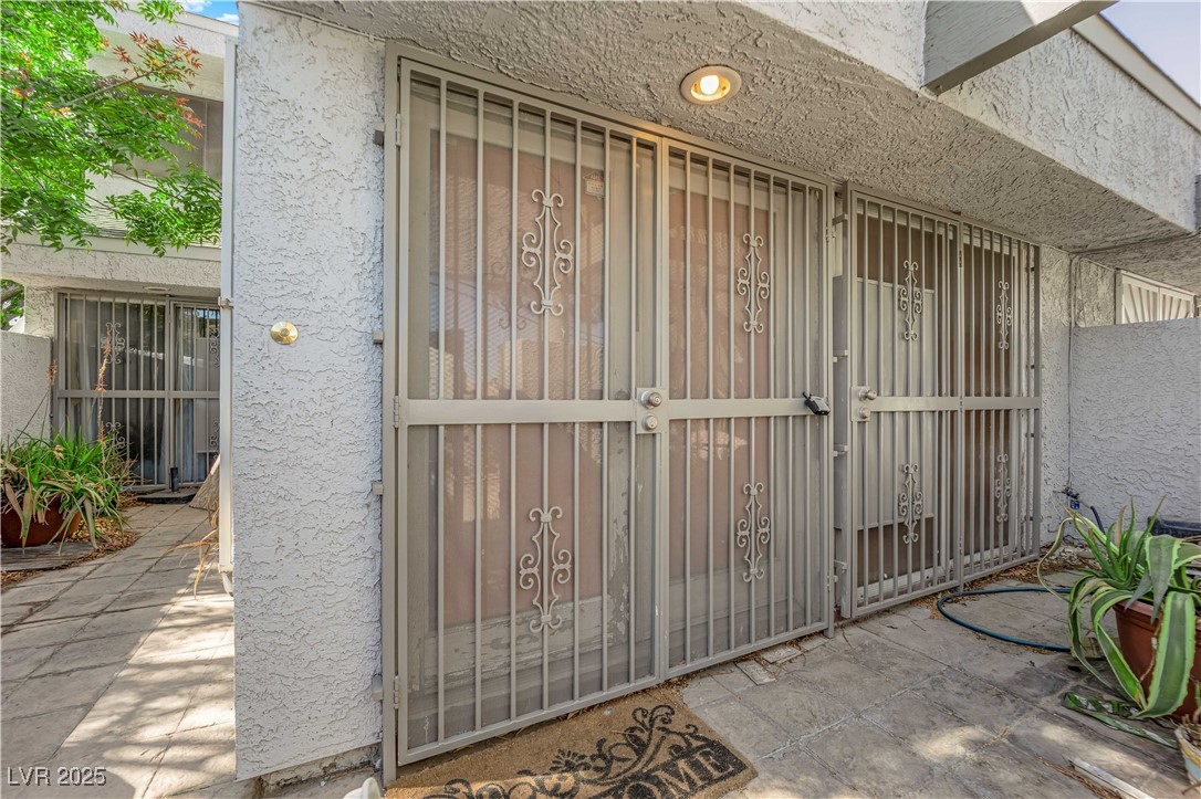 5526 Orchard Lane 0