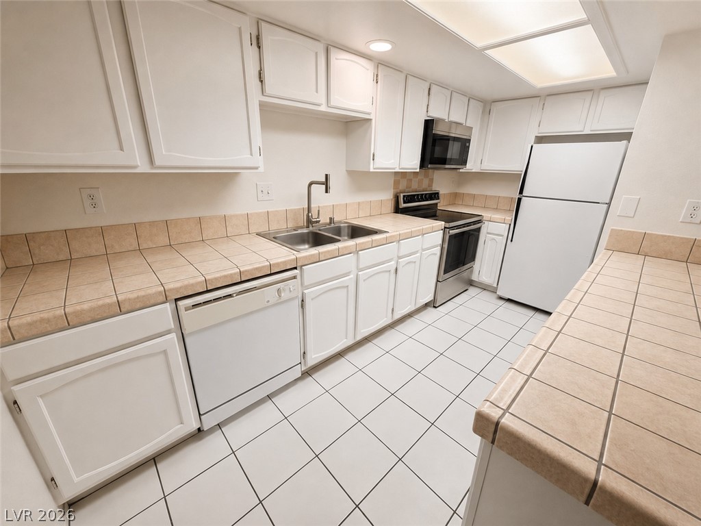 4211 Sanderling Circle 285