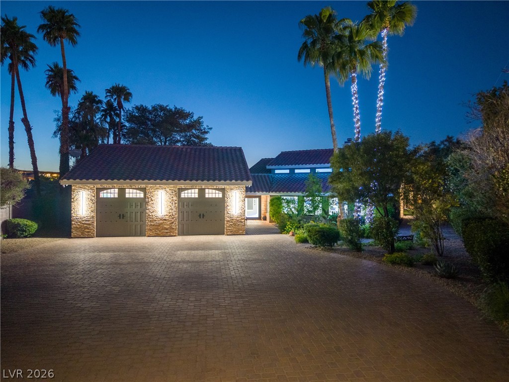 300 E Lacy Lane