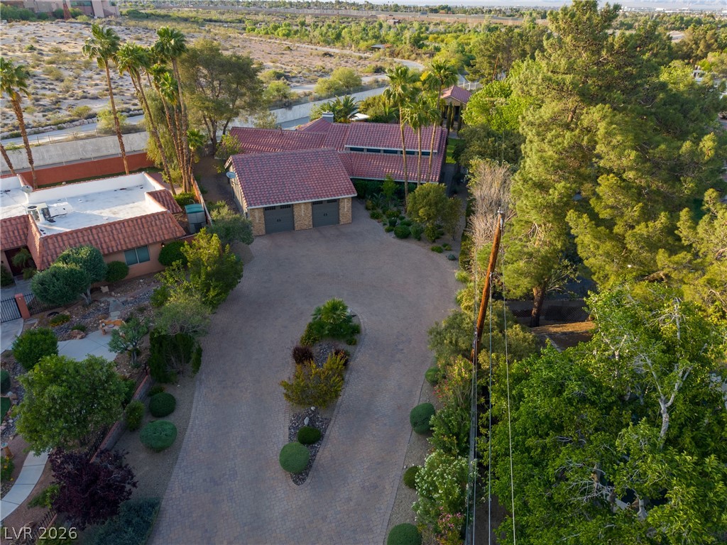 300 E Lacy Lane