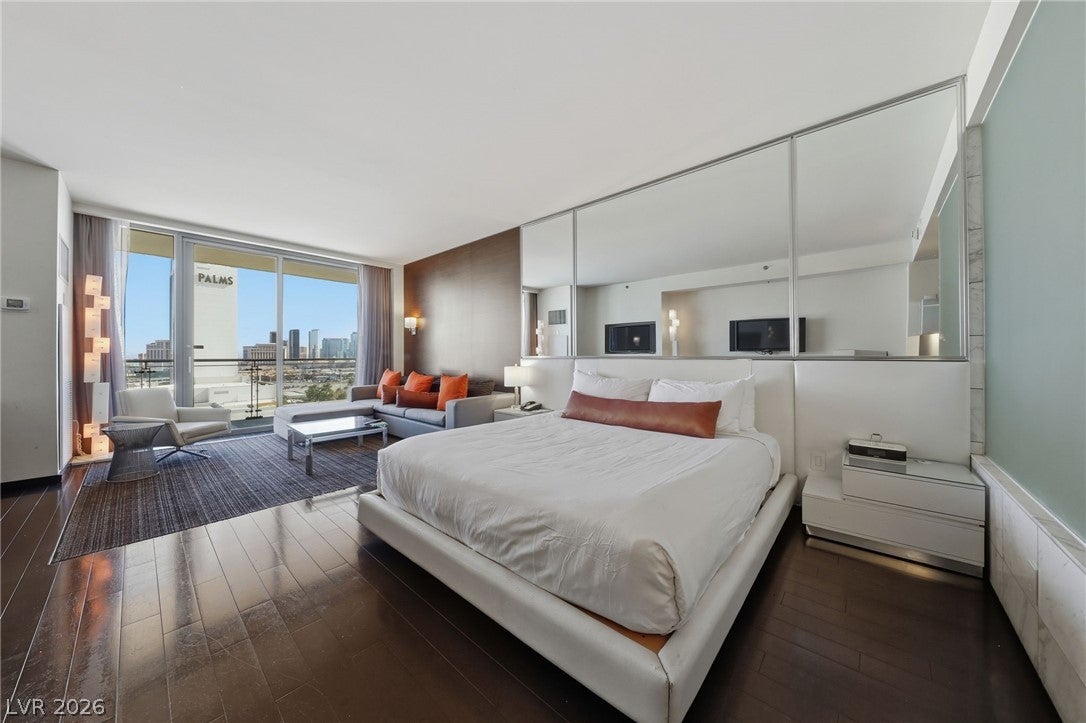 4381 W Flamingo Road 11308