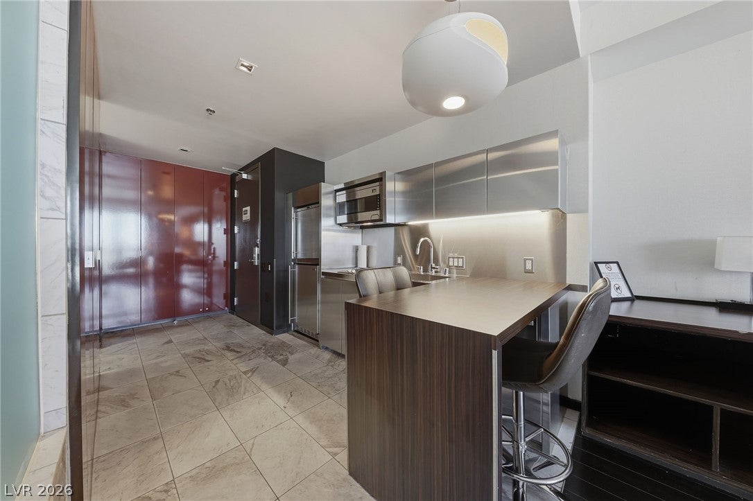 4381 W Flamingo Road 11308