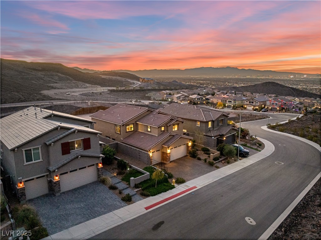 381 Oakey Crest Ridge Street