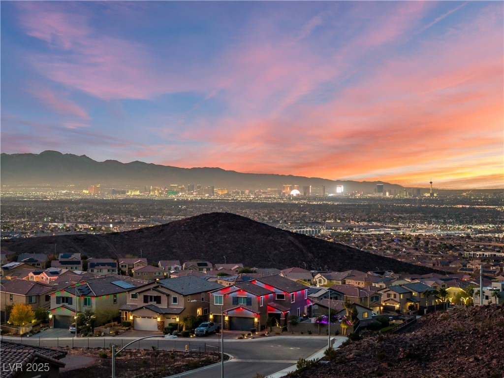 381 Oakey Crest Ridge Street