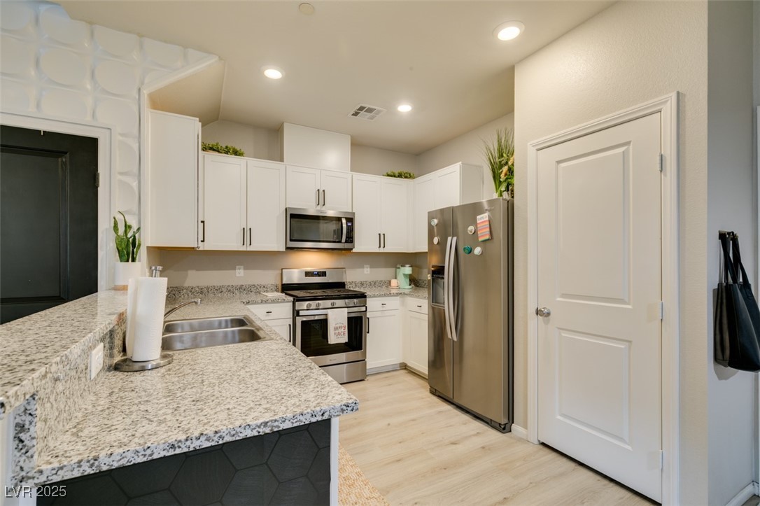 2878 Starling Summit Street, Henderson, Nevada image 23