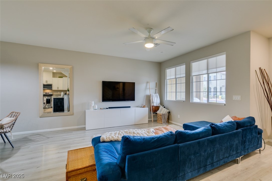 2878 Starling Summit Street, Henderson, Nevada image 7