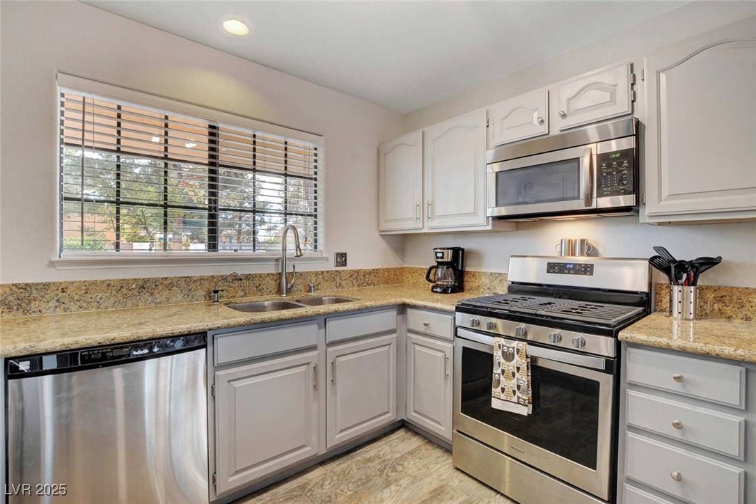 2851 VALLEY VIEW Boulevard 1016