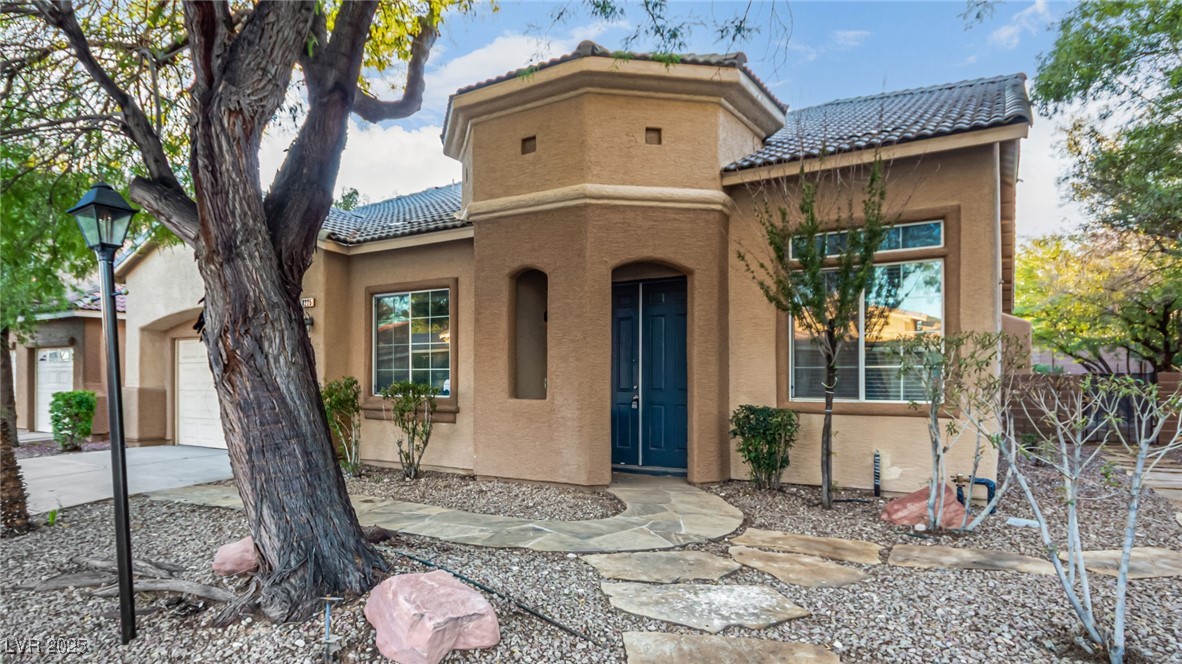 8225 Romantic Sunset Street