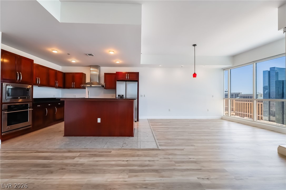 4575 Dean Martin Drive 2809