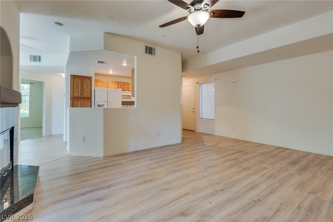 1705 Sky Of Red Drive 103