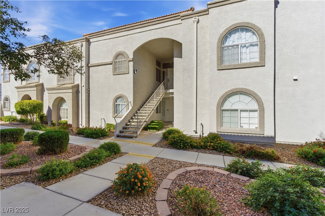 3125 N Buffalo Drive 2074