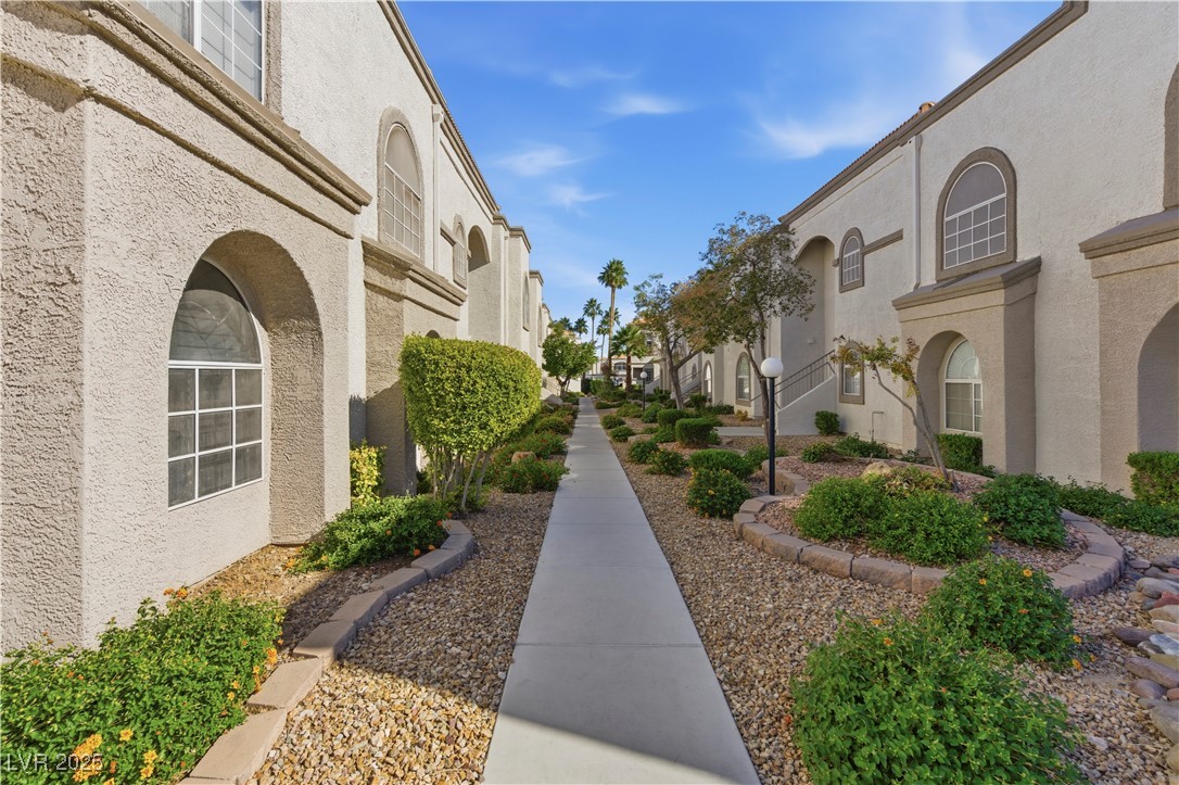 3125 N Buffalo Drive 2074