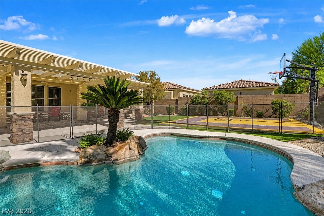 7567 Pearl Crescent Drive