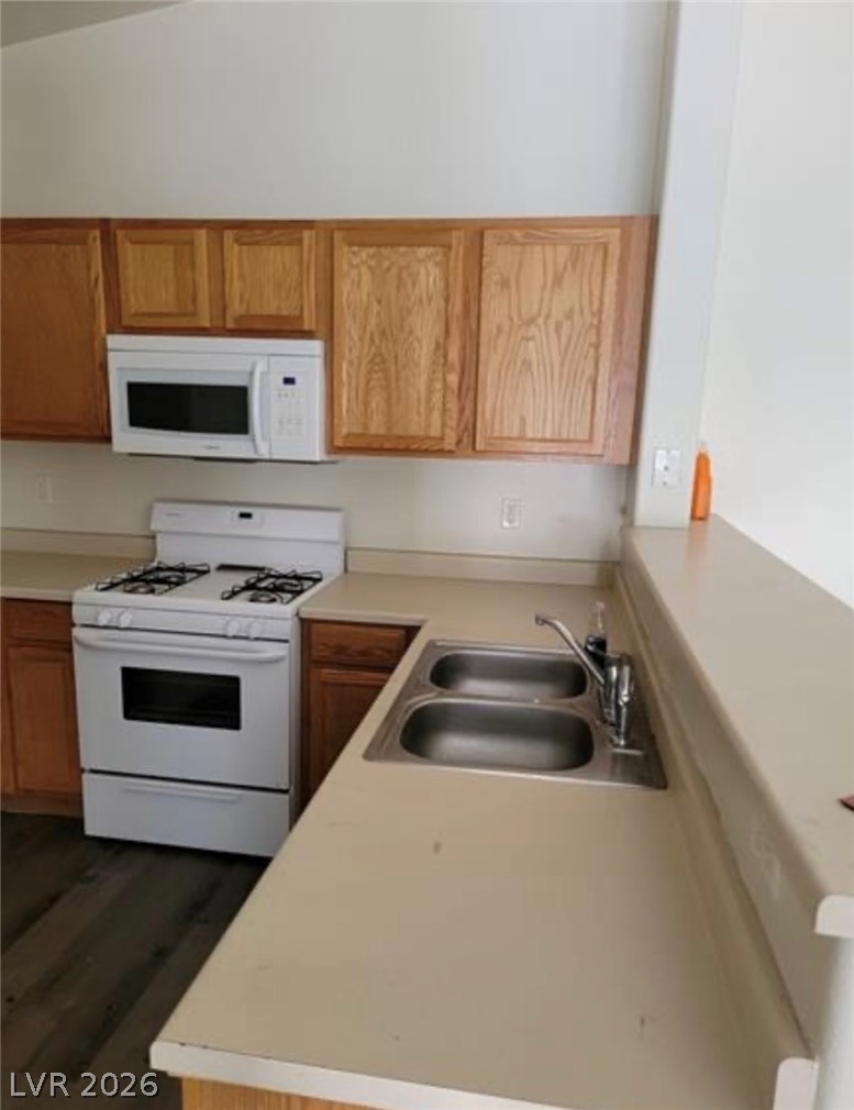 6425 EXTREME SHEAR Avenue 101
