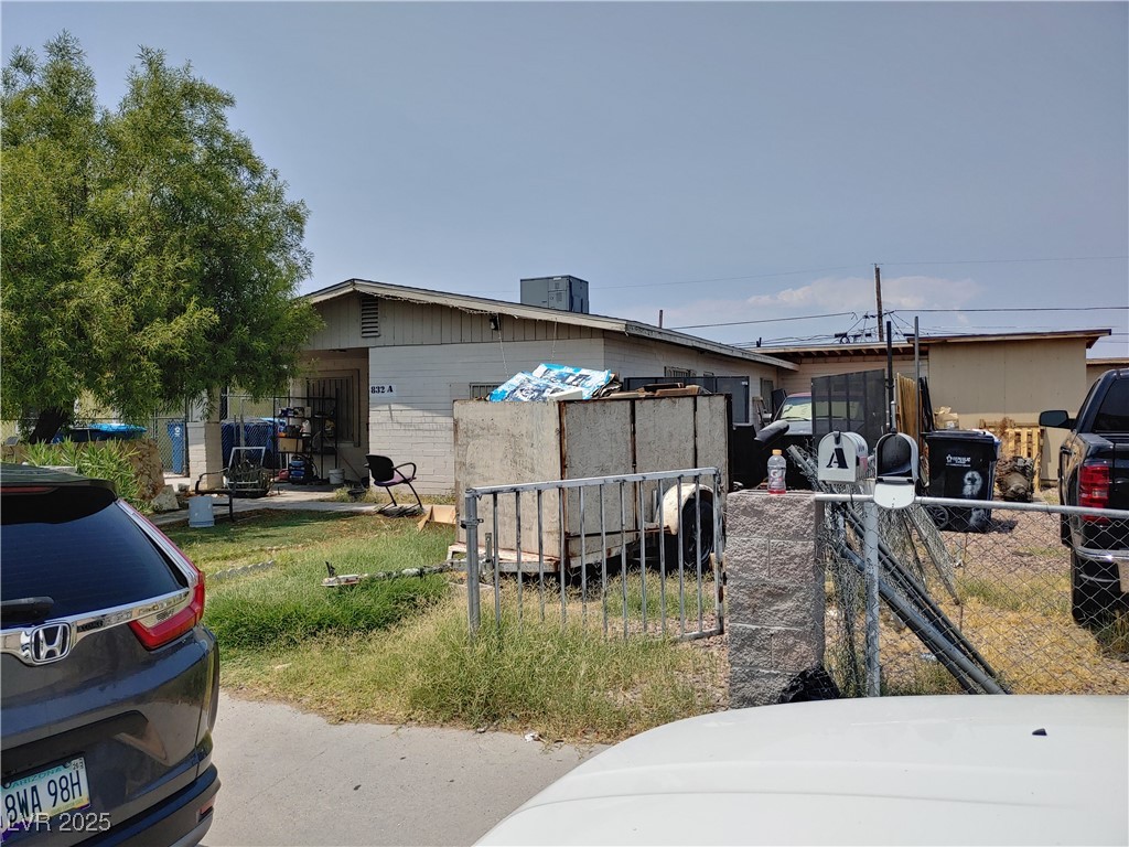 Properties 4 832 Hart Avenue