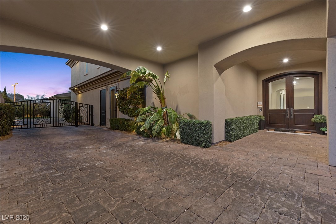 10000 Cresent Mesa Lane, Las Vegas, Nevada image 2