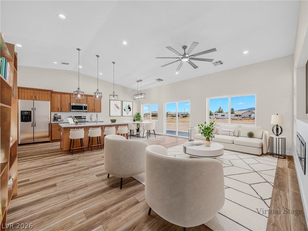 2641 W Carnation Way