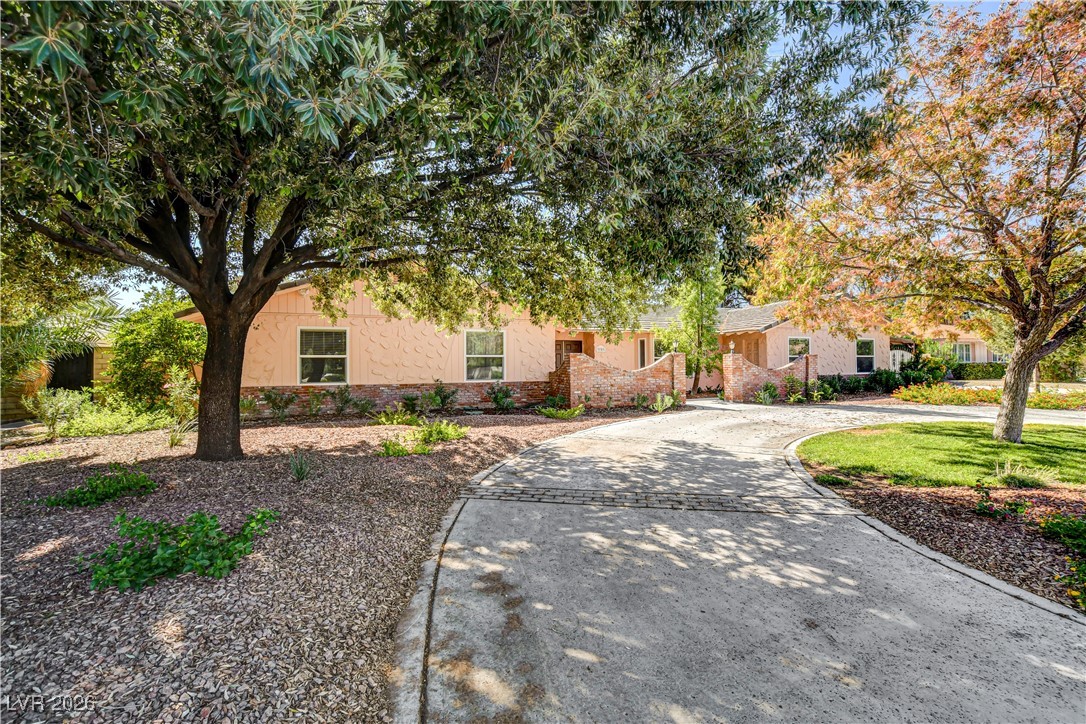 3753 Meadowcrest Drive