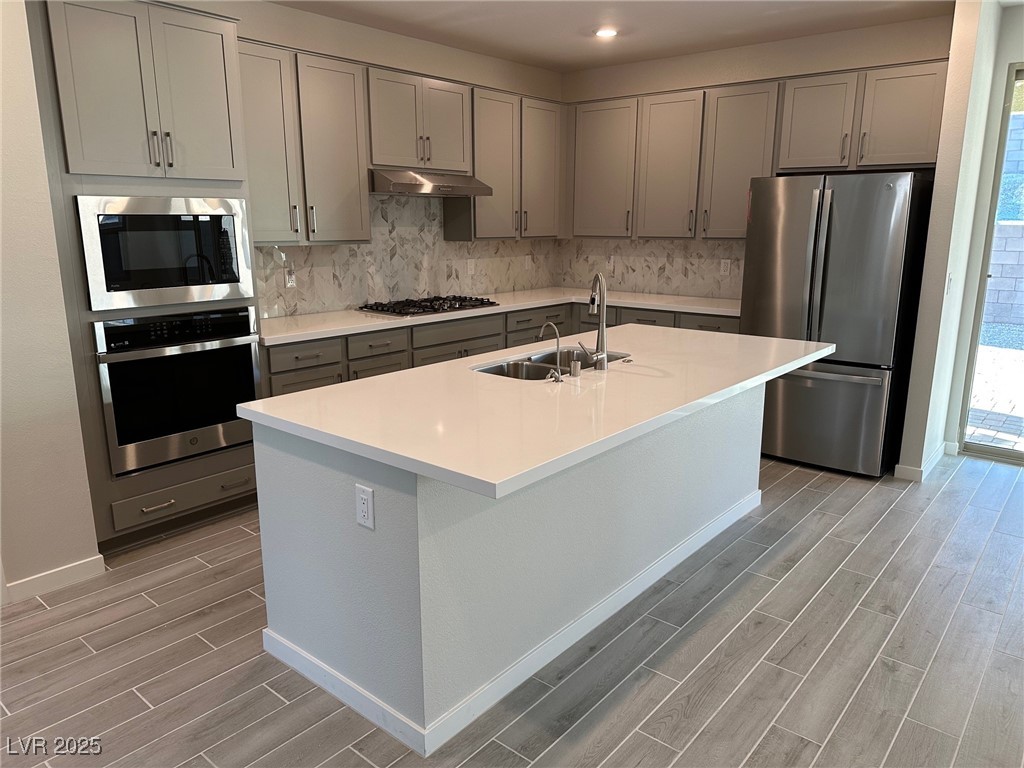 145 Medianoche Street