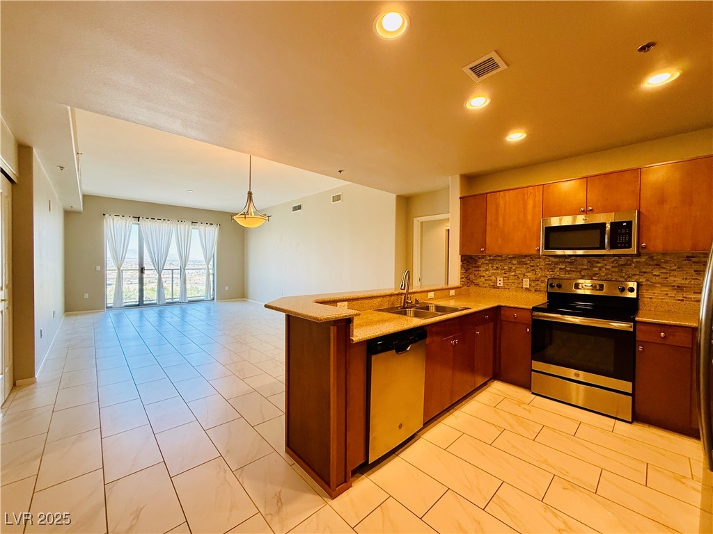 8255 Las Vegas Boulevard 1520