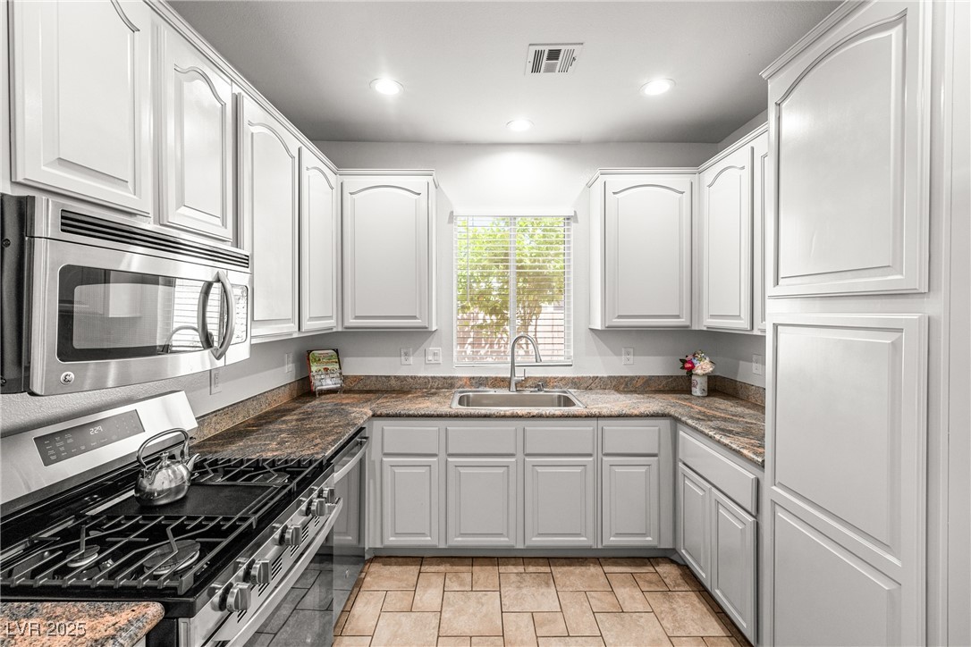 1440 Summer Glow Avenue, Henderson, Nevada image 9