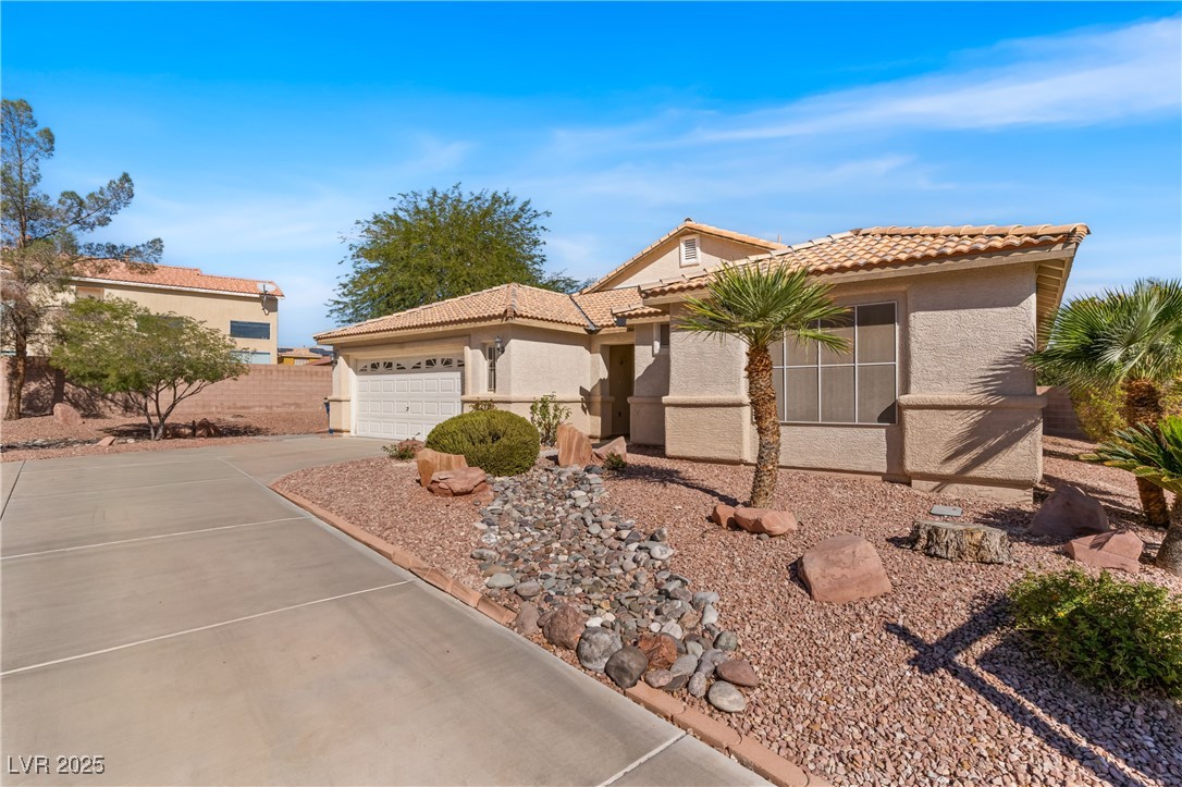 1748 Evening Bluff Place