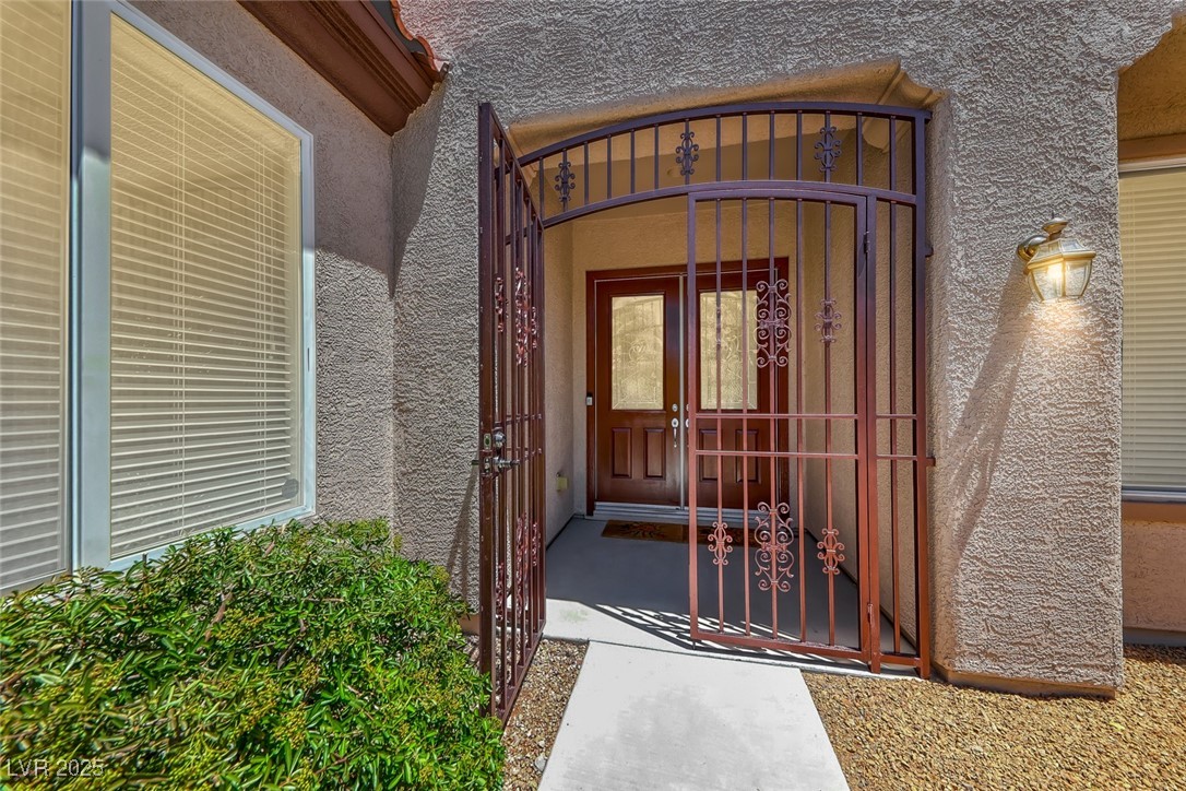 2114 Twin Falls Drive