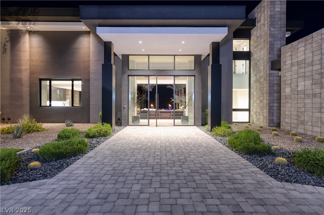 10 Sunrise Beach Circle