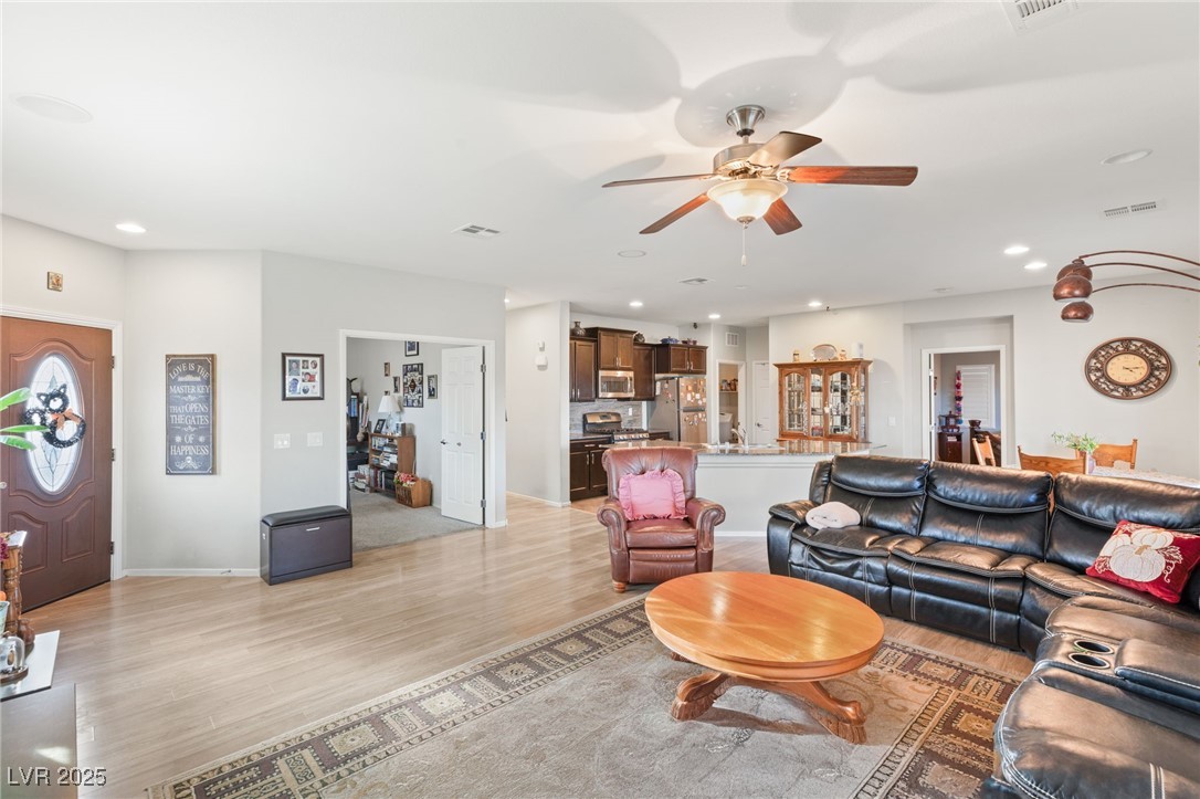 Las Vegas, Nevada 89108, United States, 3 Bedrooms Bedrooms, ,2 BathroomsBathrooms,Residential,Pending,126500