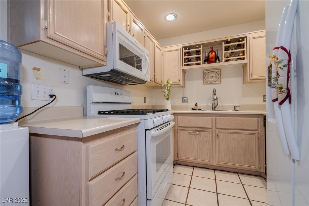 Las Vegas, Nevada 89118, United States, 2 Bedrooms Bedrooms, ,2 BathroomsBathrooms,Residential,Active,170129