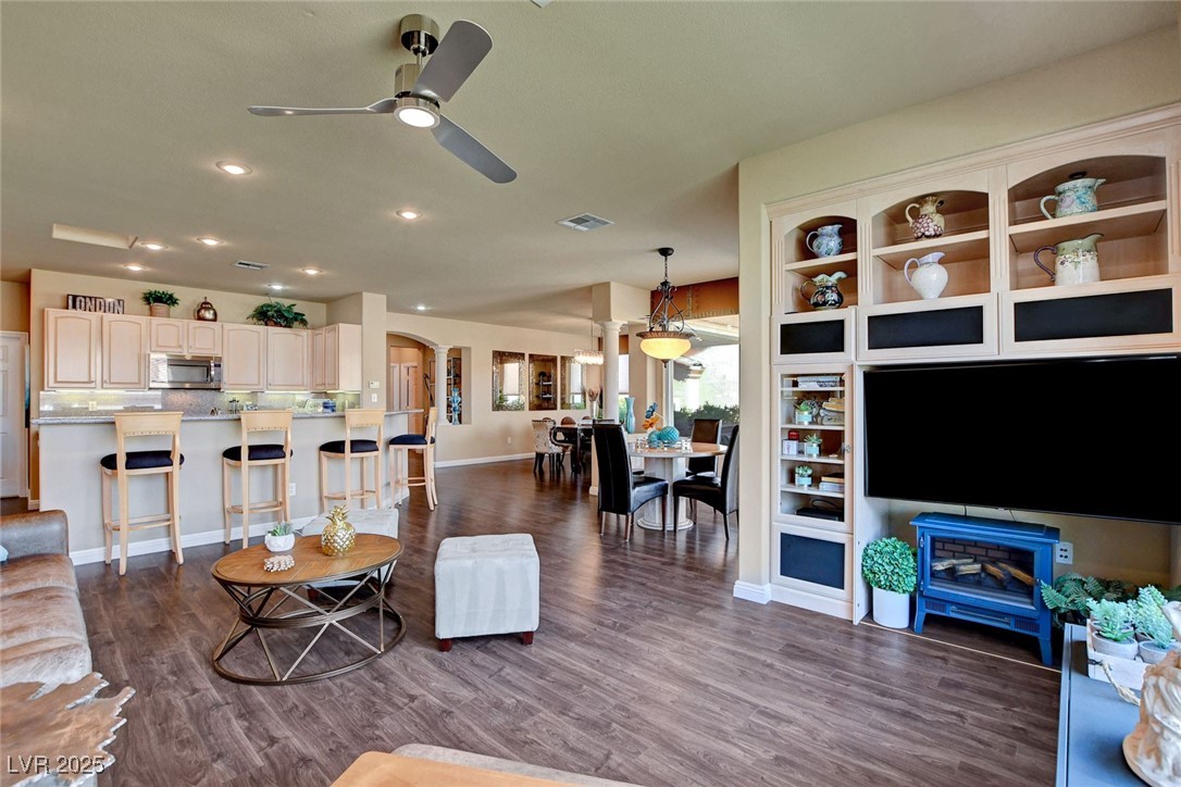 Properties 3 4134 Riva De Tierra Lane