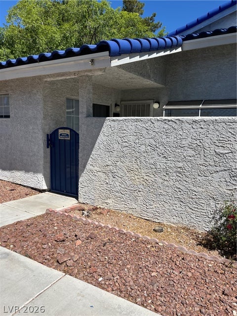 Townhouse For Sale - 2133 Willowbury Dr Dr #C<br/> Las Vegas, NV 89108
