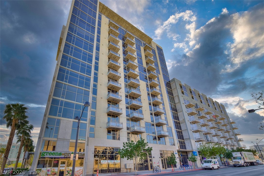 353 E Bonneville Avenue 555
