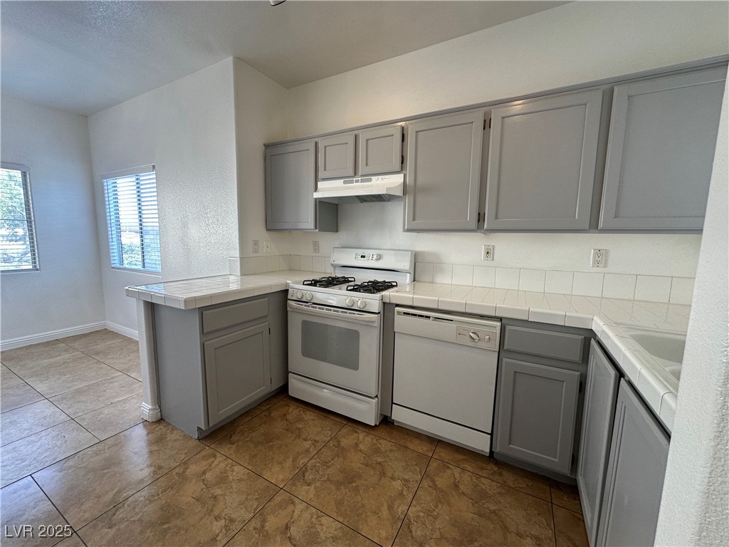 8501 W University Avenue 1055