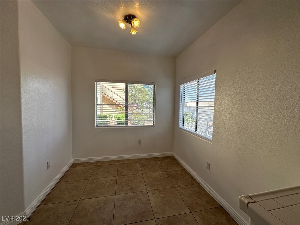 8501 W University Avenue 1055