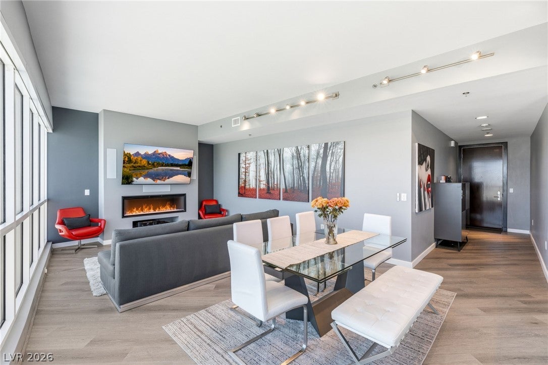 4575 Dean Martin Drive 2908