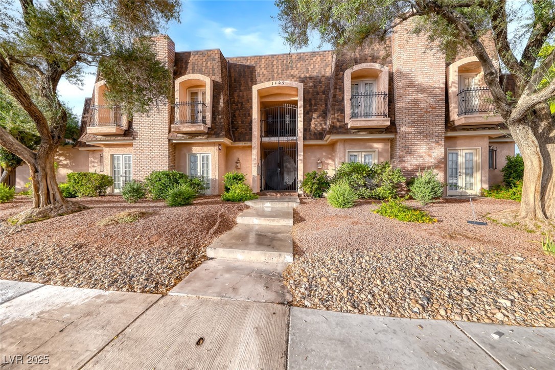 Photo 1 of 39 — 1409 E St Louis Avenue A, Las Vegas, NV 89104