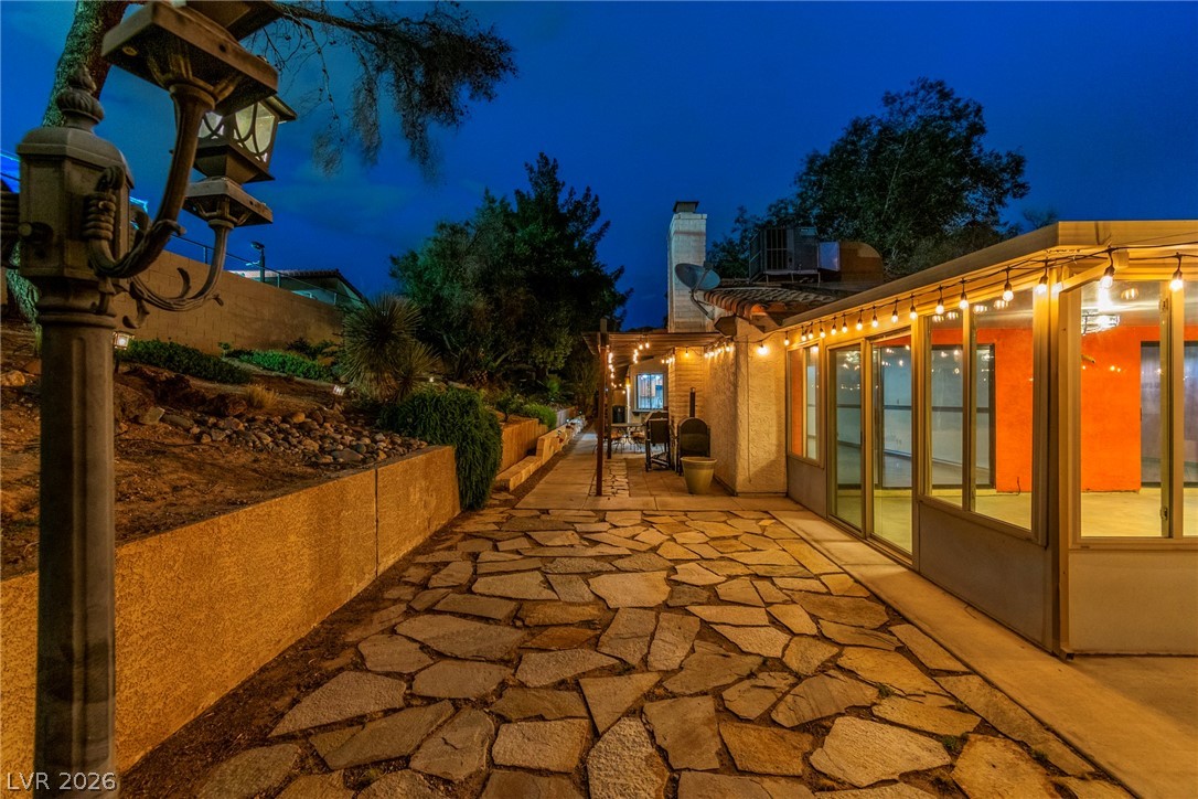 2457 Swan Lane