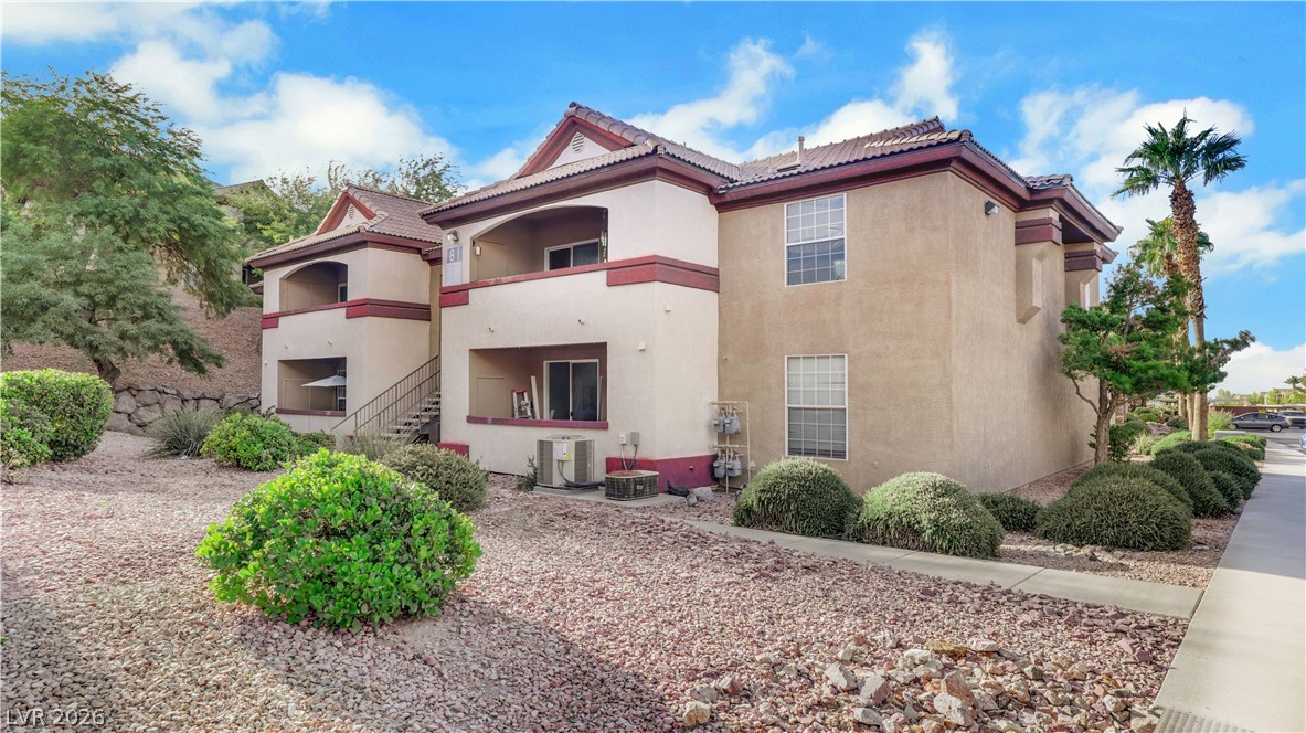 231 W Horizon Ridge Parkway 814