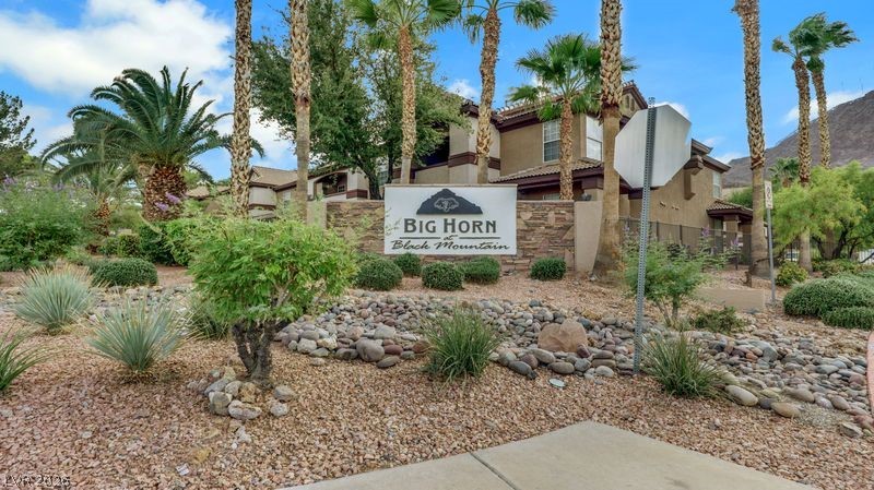 231 W Horizon Ridge Parkway 814