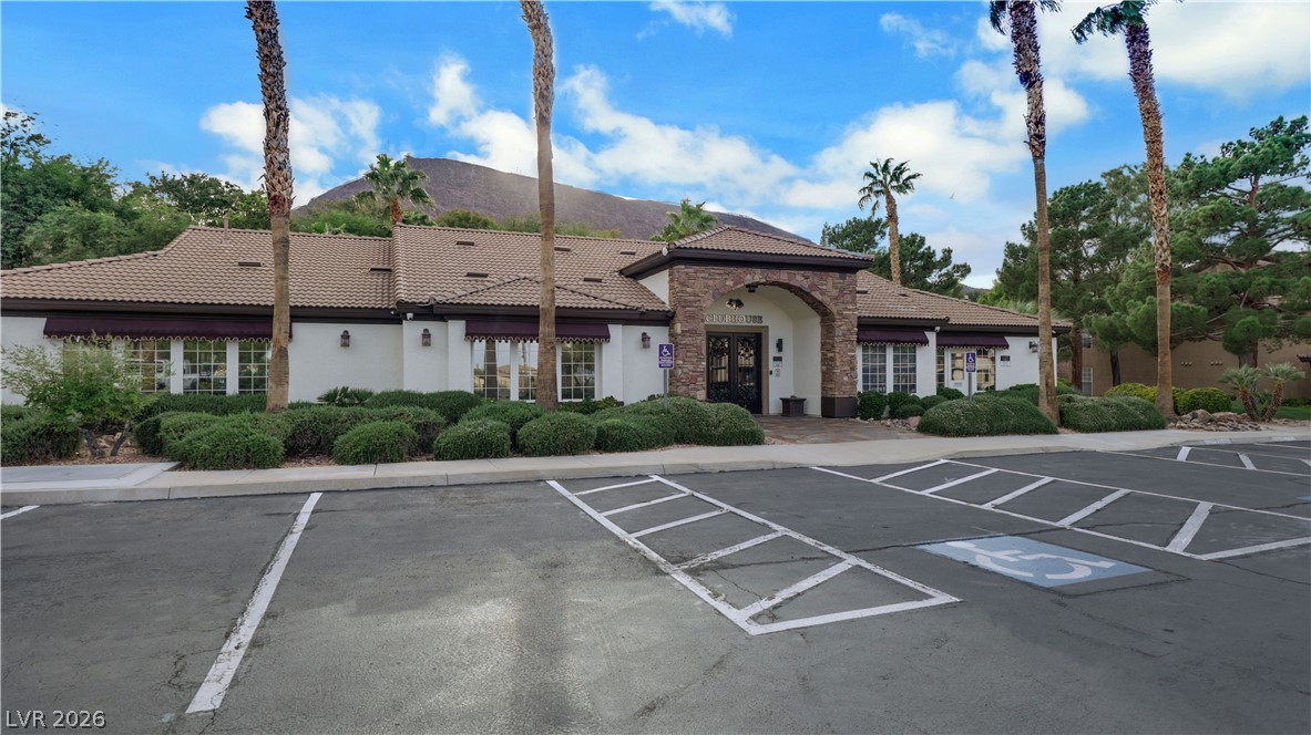231 W Horizon Ridge Parkway 814
