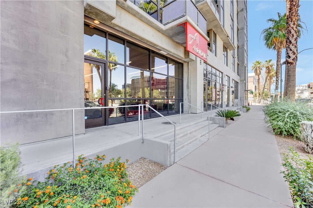 353 E Bonneville Avenue 185