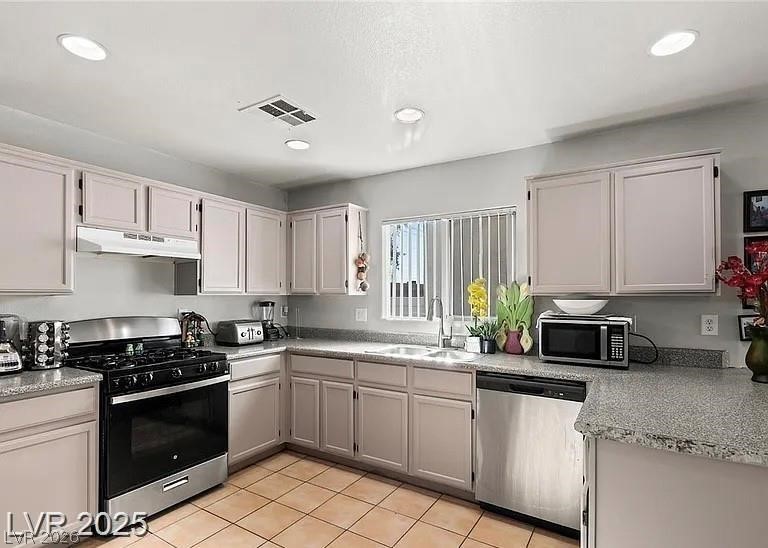 2272 Platinum Band Street