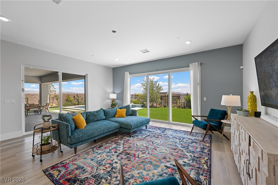 298 Watteau Court