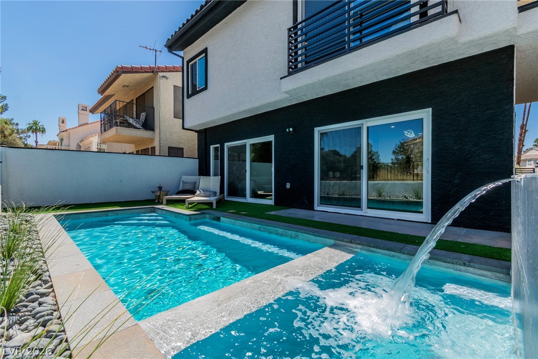 2861 Queens Courtyard Drive