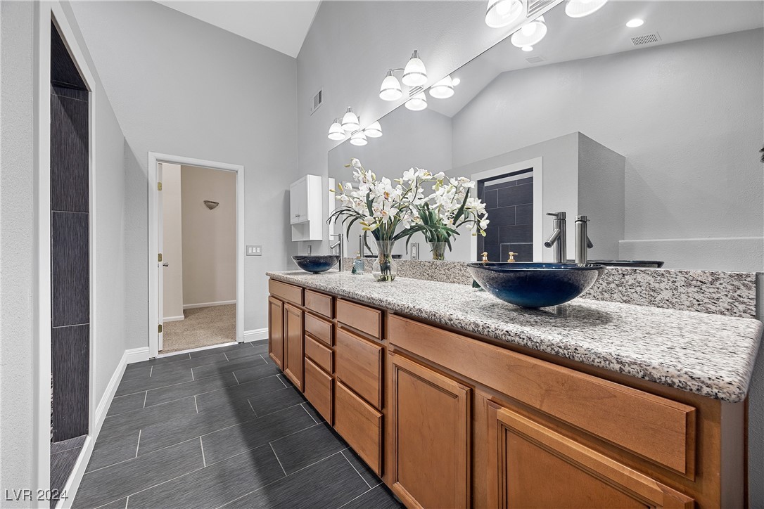 Las Vegas, Nevada 89121, United States, 4 Bedrooms Bedrooms, ,4 BathroomsBathrooms,Residential,Active,31637