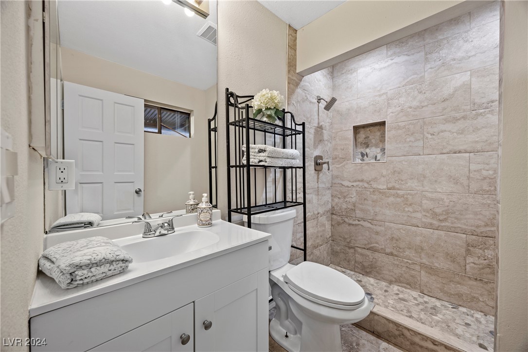 Las Vegas, Nevada 89121, United States, 4 Bedrooms Bedrooms, ,4 BathroomsBathrooms,Residential,Active,31637