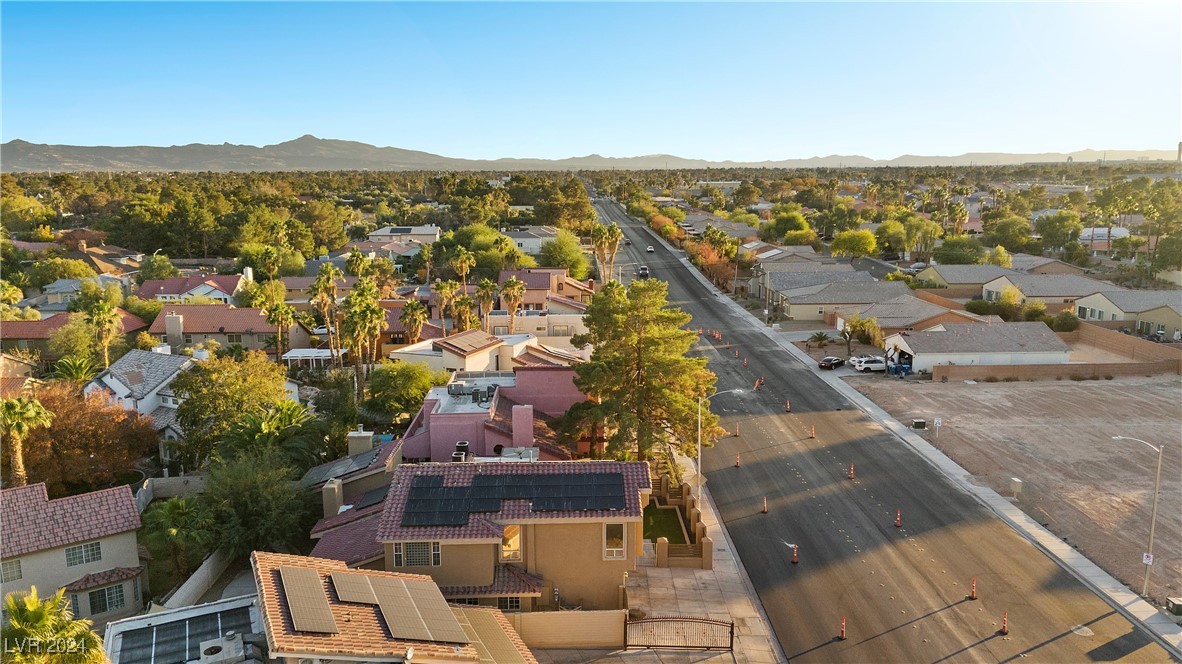 Las Vegas, Nevada 89121, United States, 4 Bedrooms Bedrooms, ,4 BathroomsBathrooms,Residential,Active,31637